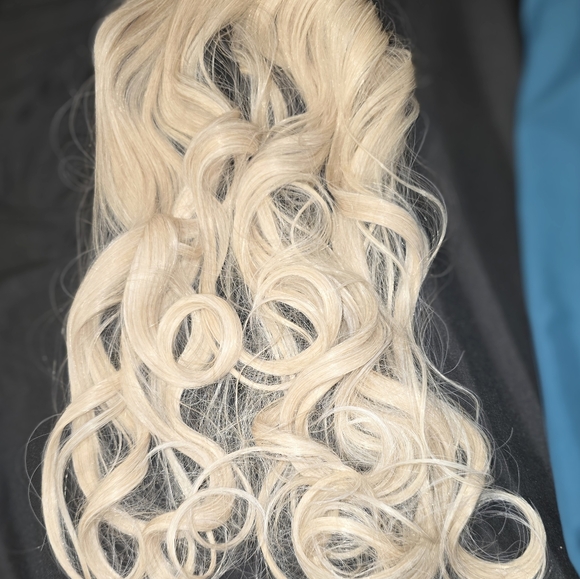 HAIR EXTENSIONS - Picture 4 of 10